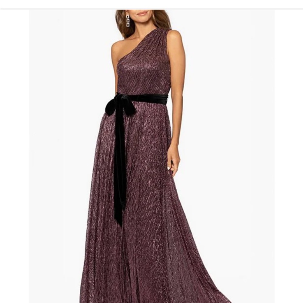 Elegant One-Shoulder Purple Evening Dress